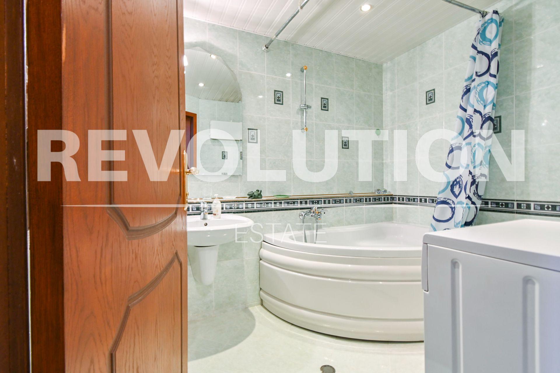 Revolution Estate presents a three-bedroom apartment in Sofia, Hippodrome image 8