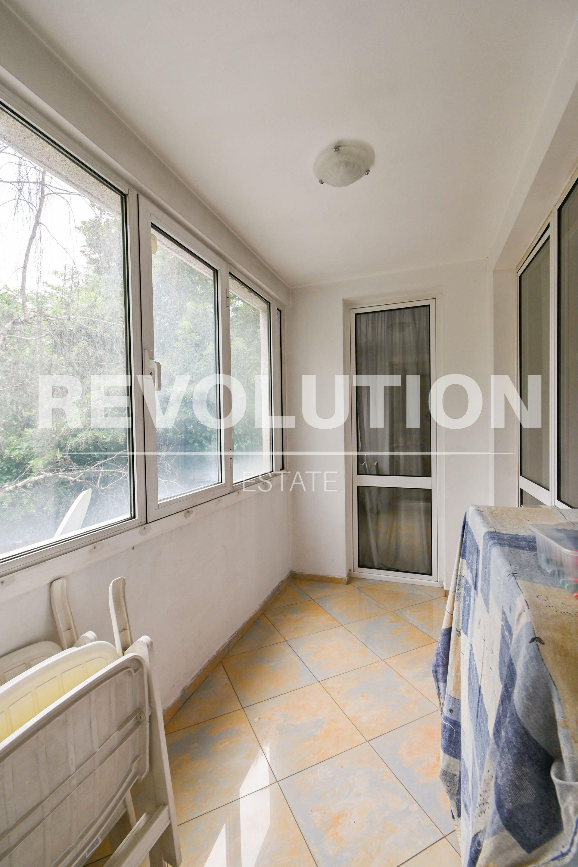 Revolution Estate presents a three-bedroom apartment in Sofia, Hippodrome image 9
