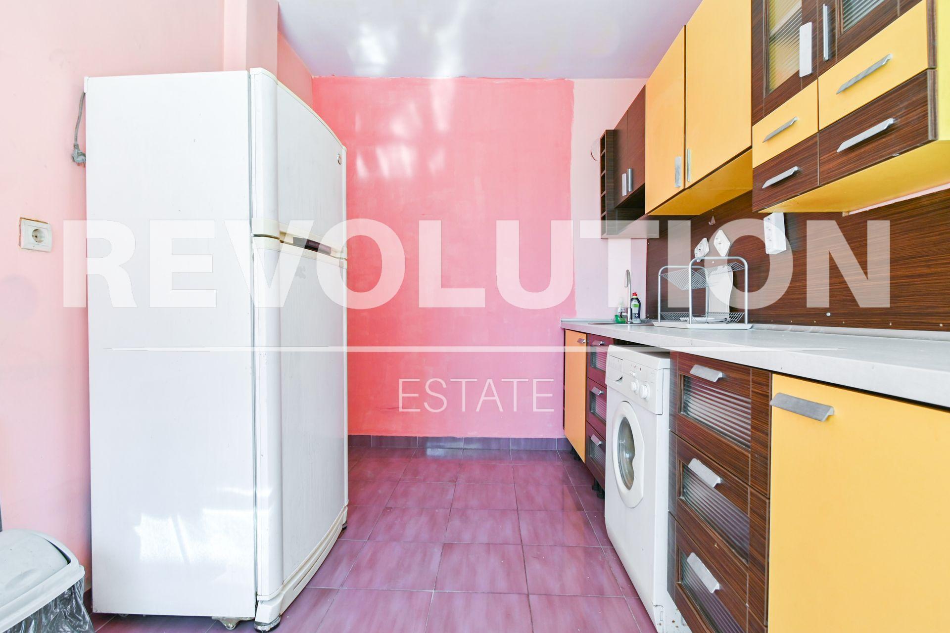 Revolution Estate presents a one-bedroom apartment in the Zona B-5 residential area. image 2