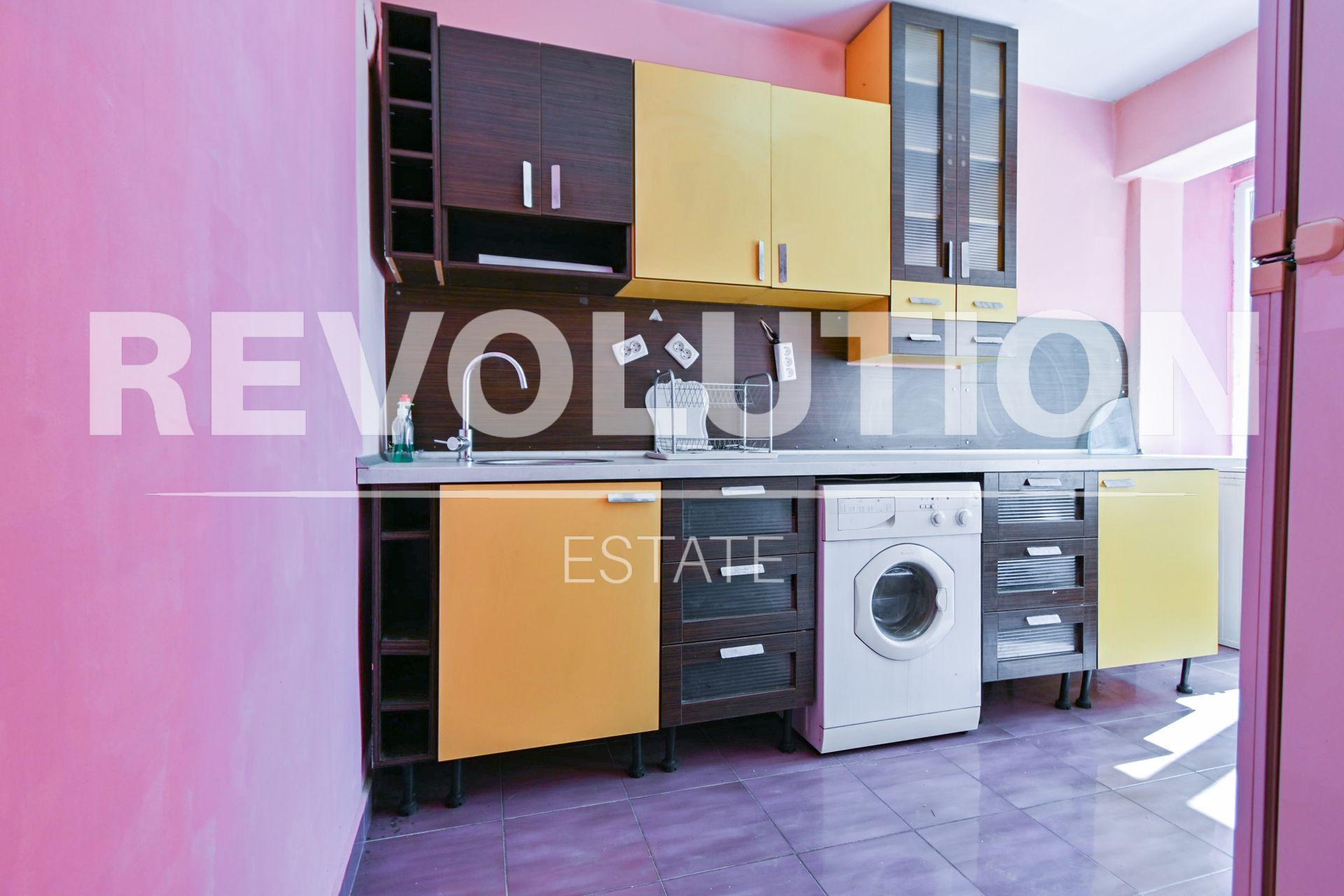 Revolution Estate presents a one-bedroom apartment in the Zona B-5 residential area. image 3