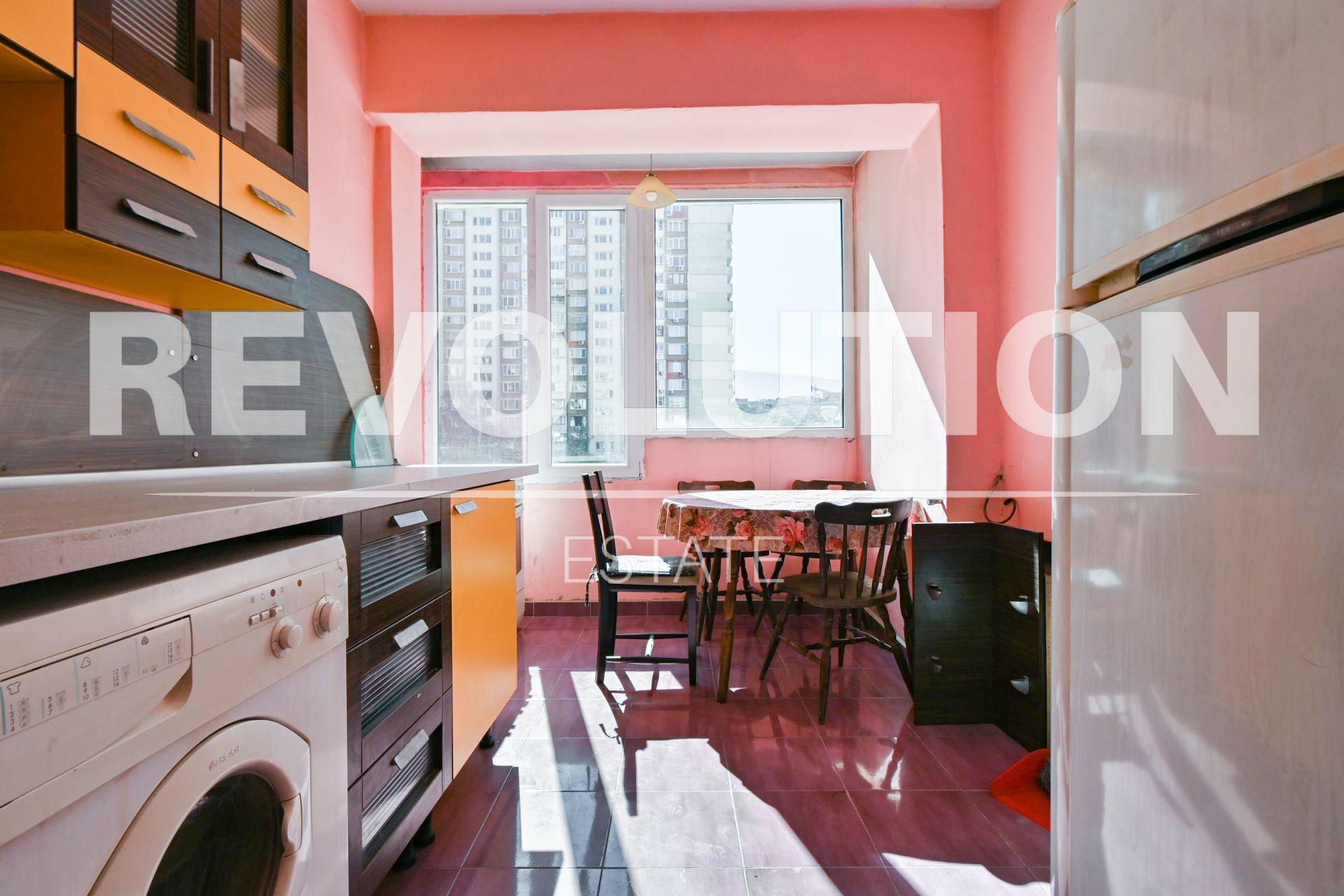 Revolution Estate presents a one-bedroom apartment in the Zona B-5 residential area. image 4