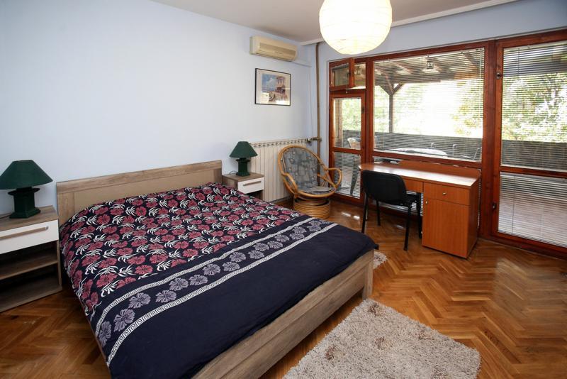 two-bedroom apartment image 9