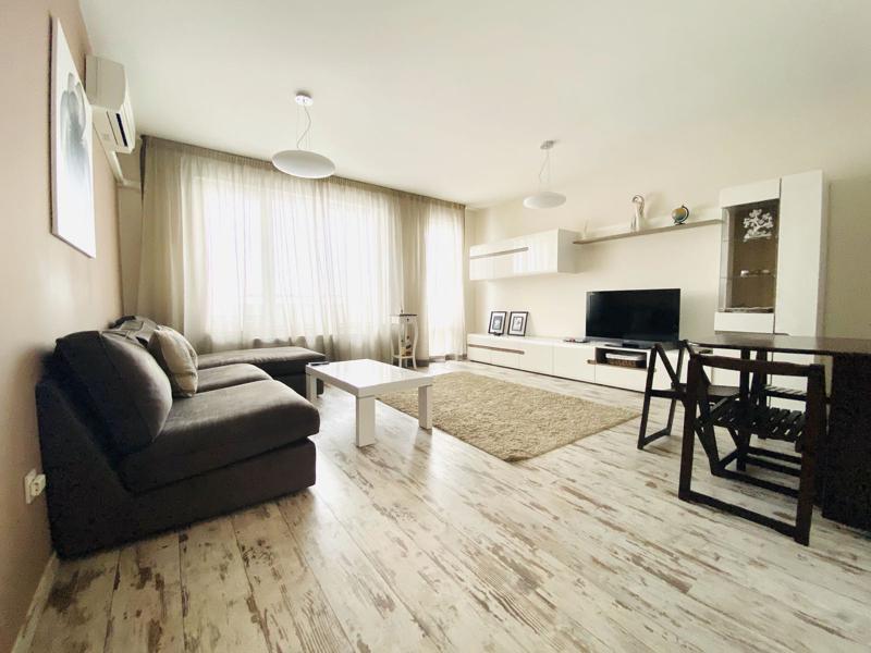 one-bedroom apartment image 2