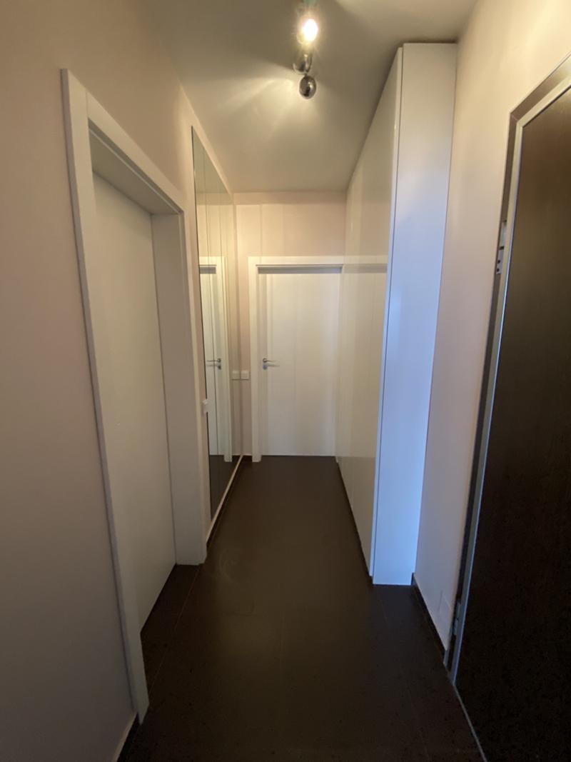 one-bedroom apartment image 8