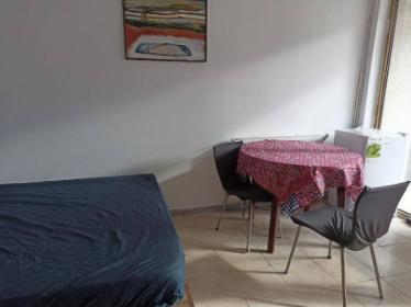 one-bedroom apartment image 1