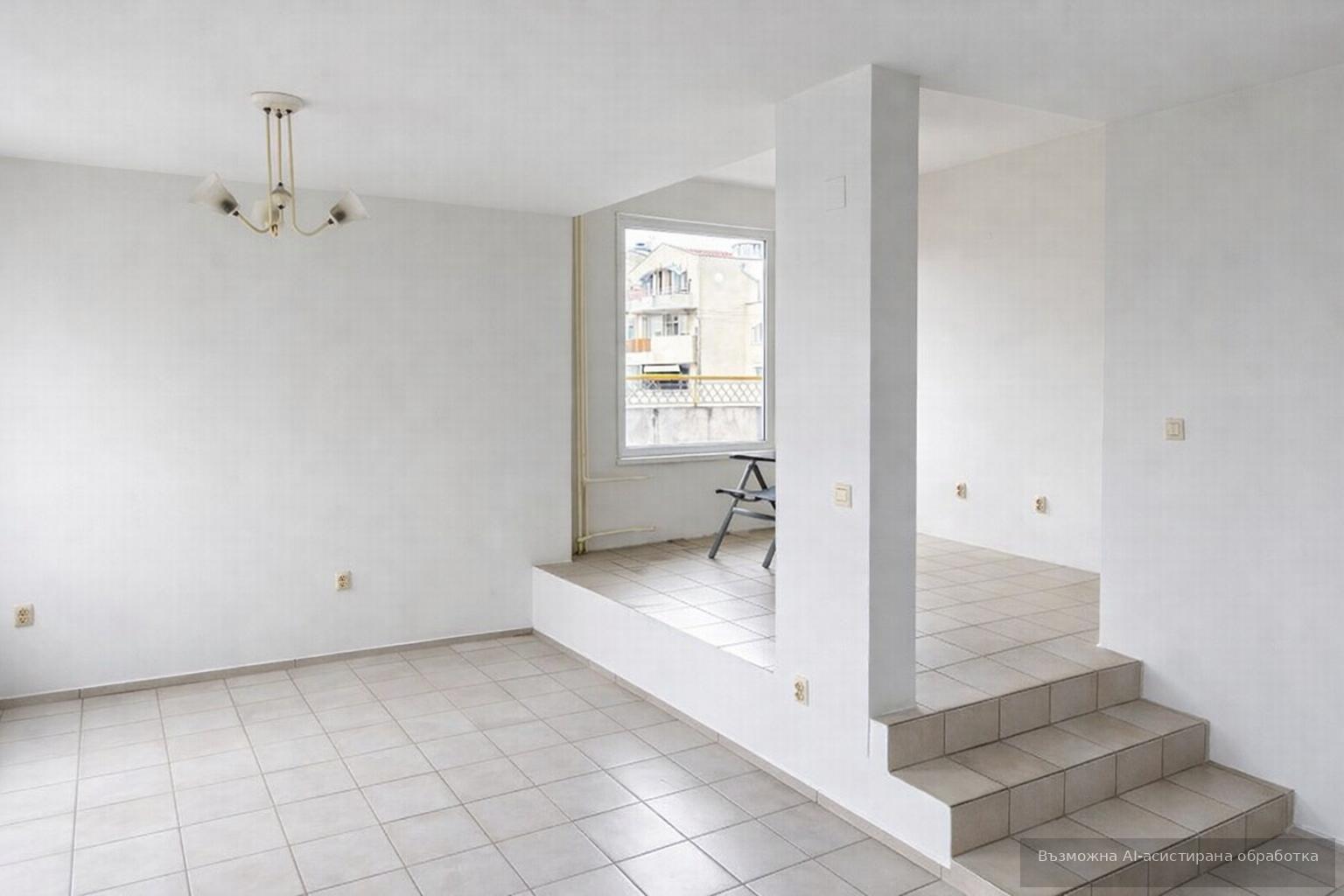 Unfurnished three-room apartment in the Trakiya residential district