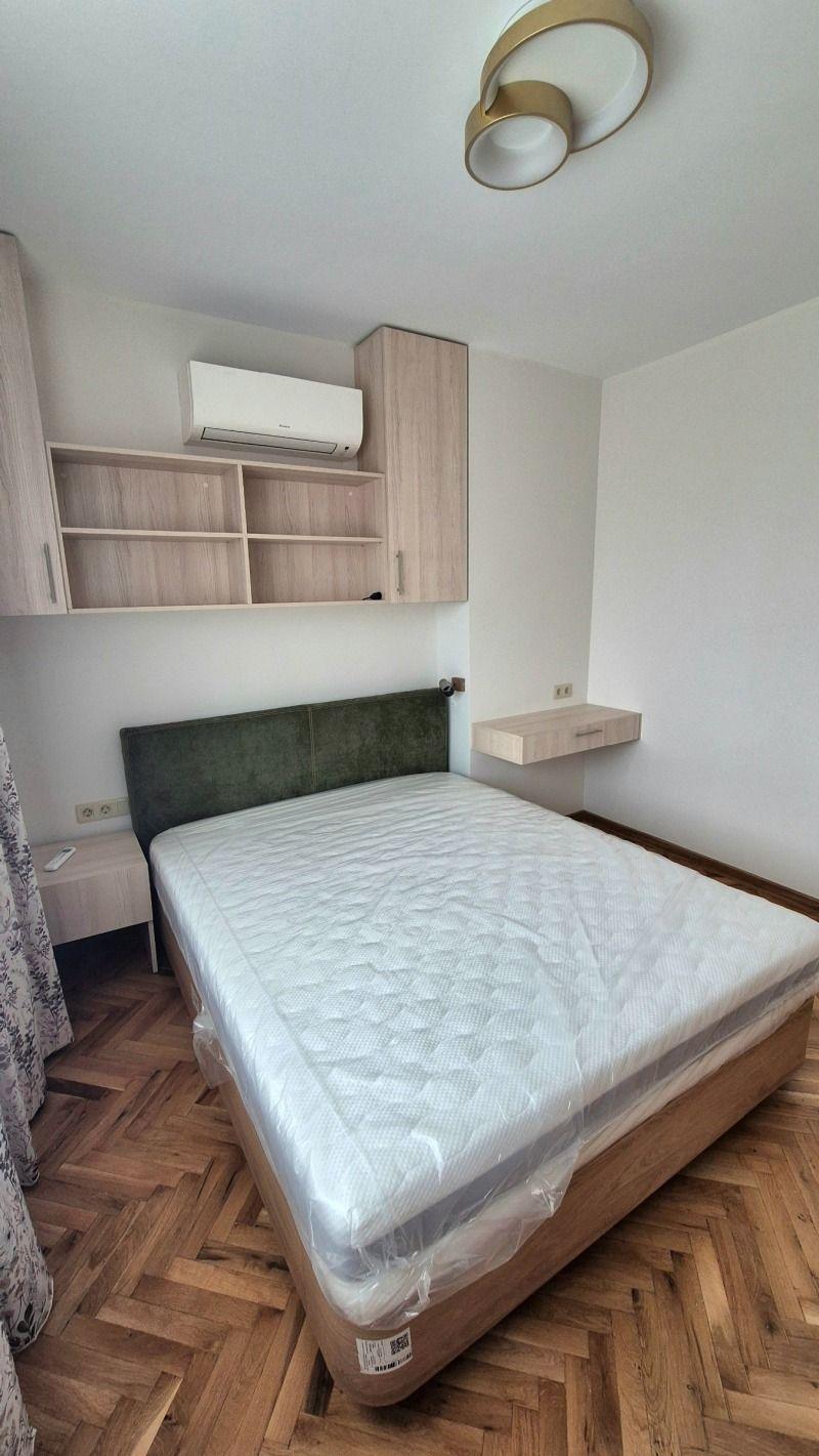 one-bedroom apartment image 11