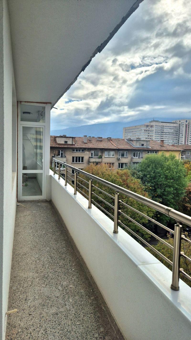 one-bedroom apartment image 16