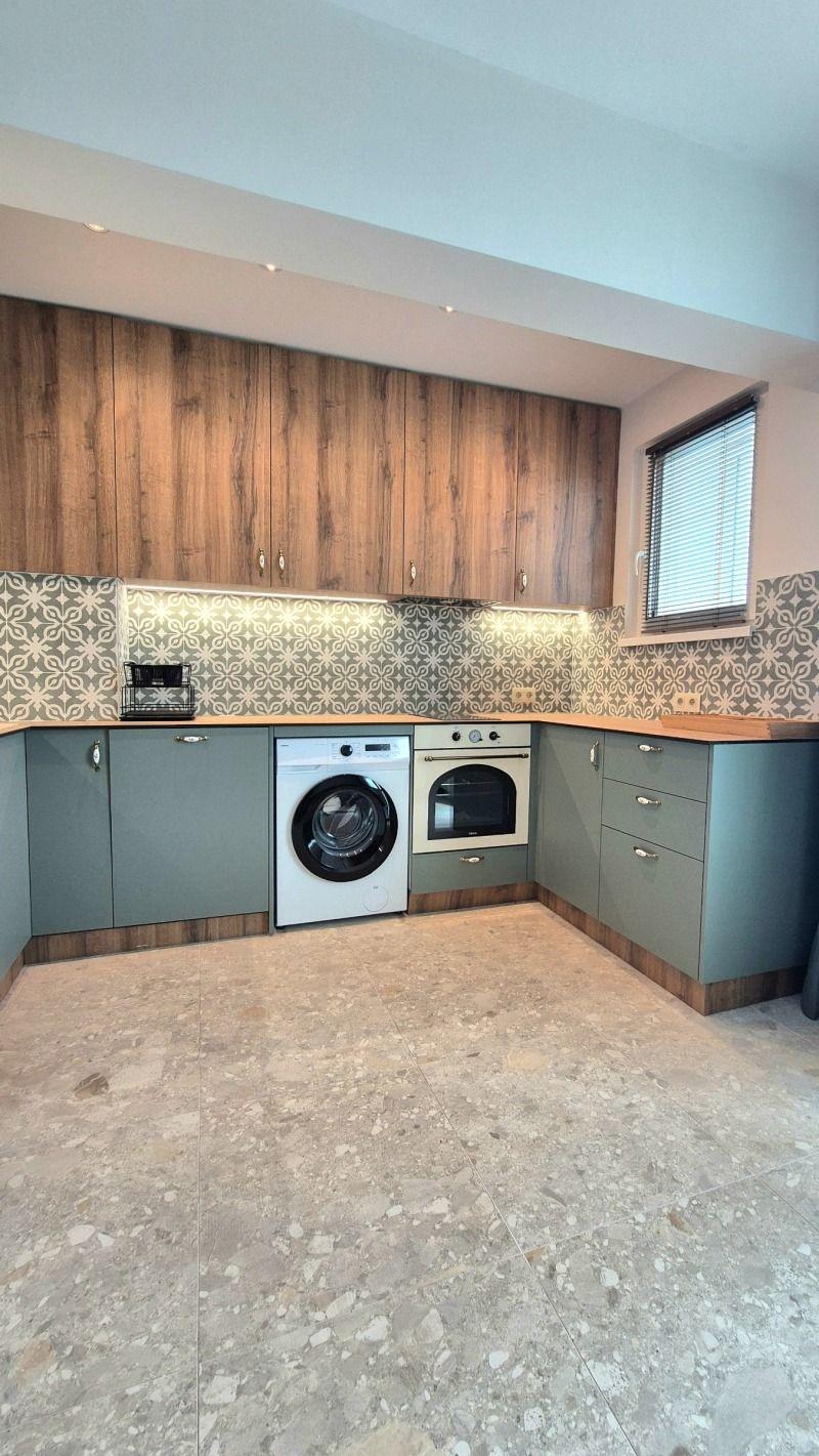 one-bedroom apartment image 4