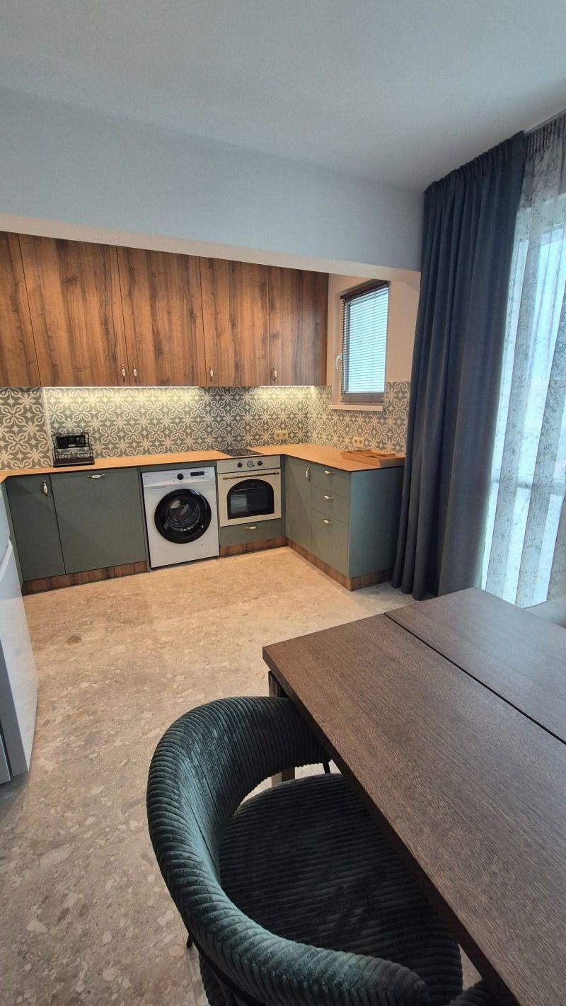 one-bedroom apartment image 5