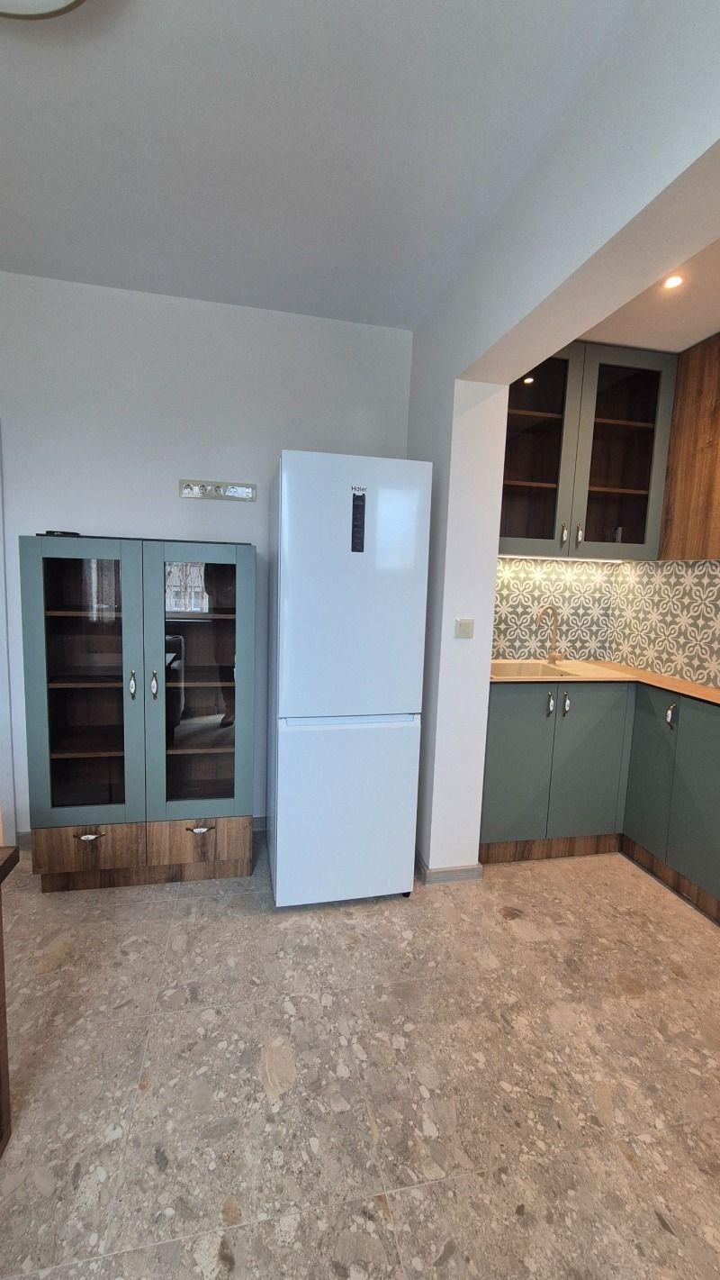 one-bedroom apartment image 7