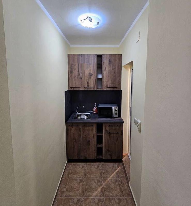 one-bedroom apartment image 2