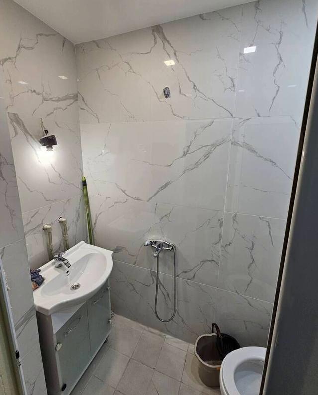 one-bedroom apartment image 3