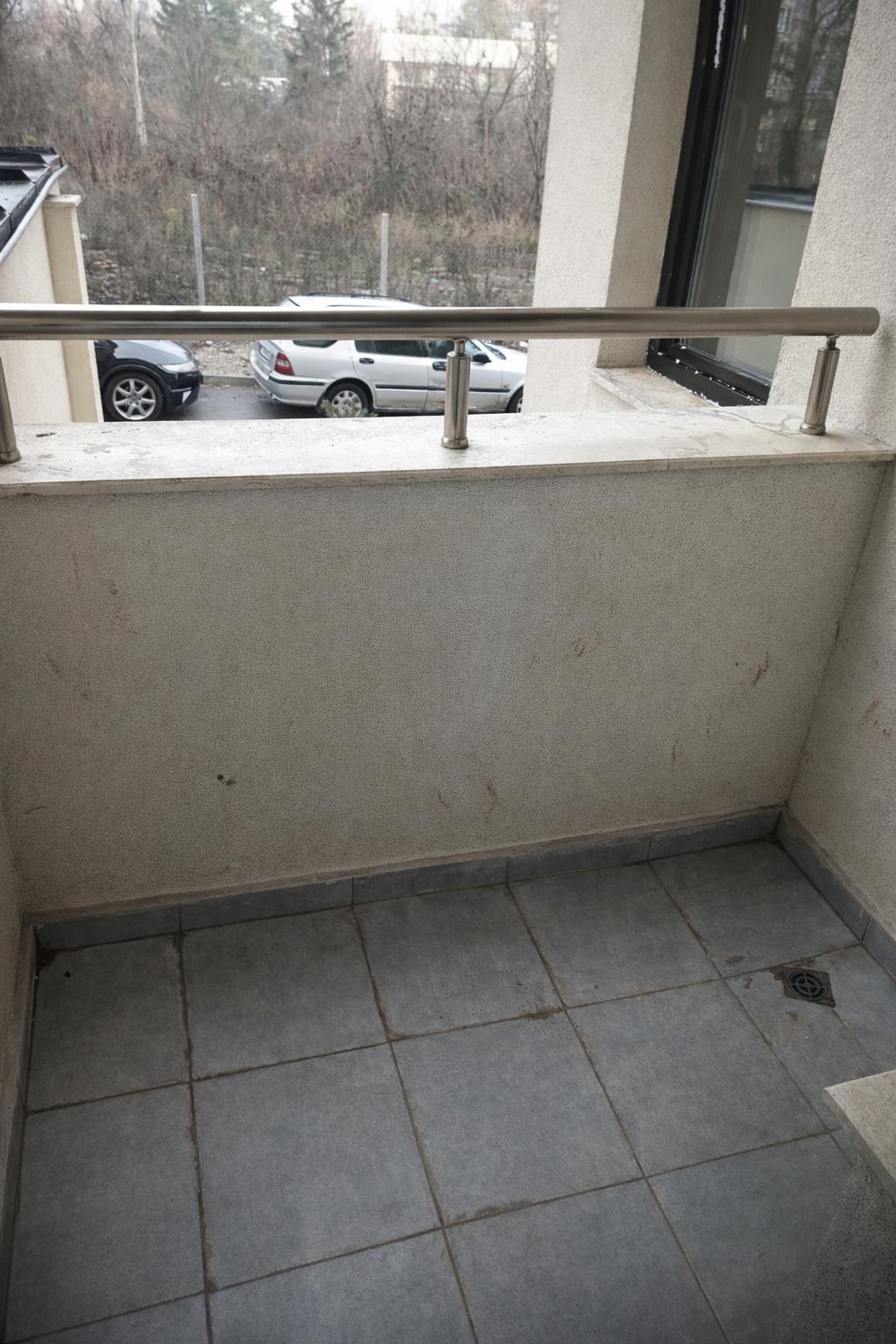 one-bedroom apartment image 2