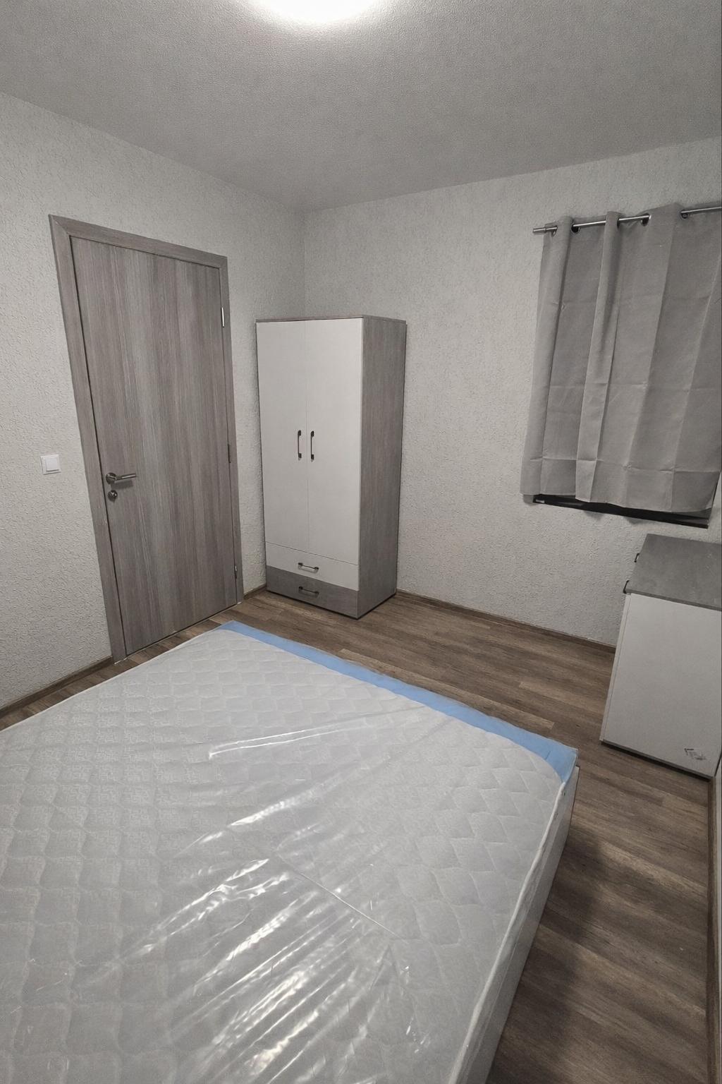 one-bedroom apartment image 6