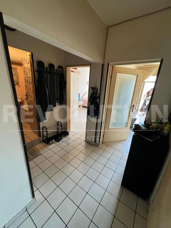 one-bedroom apartment image 50375