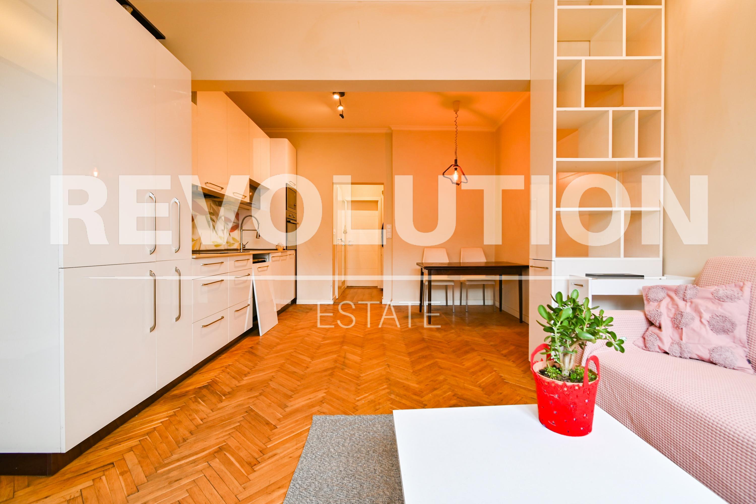Revolution Estate presents a three-bedroom apartment in Sofia, Medical Academy image 1