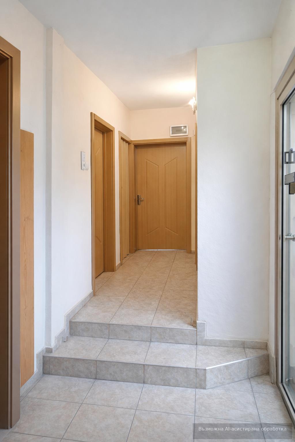 Floor of a house in the Center area / WITH A YARD! image 3