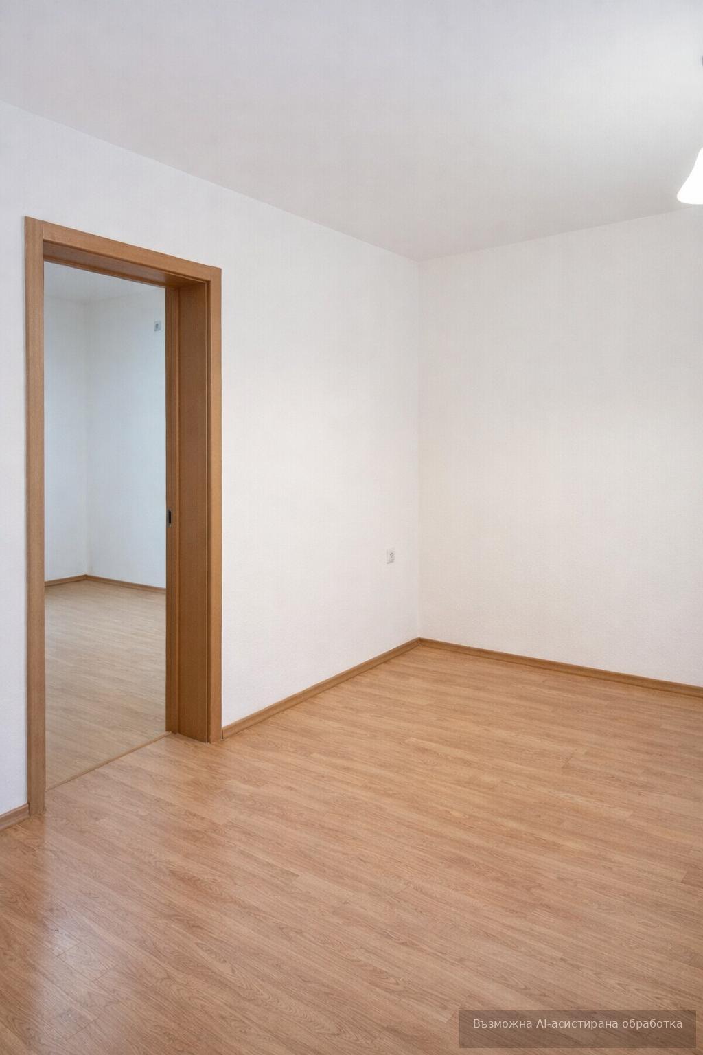 Floor of a house in the Center area / WITH A YARD! image 4