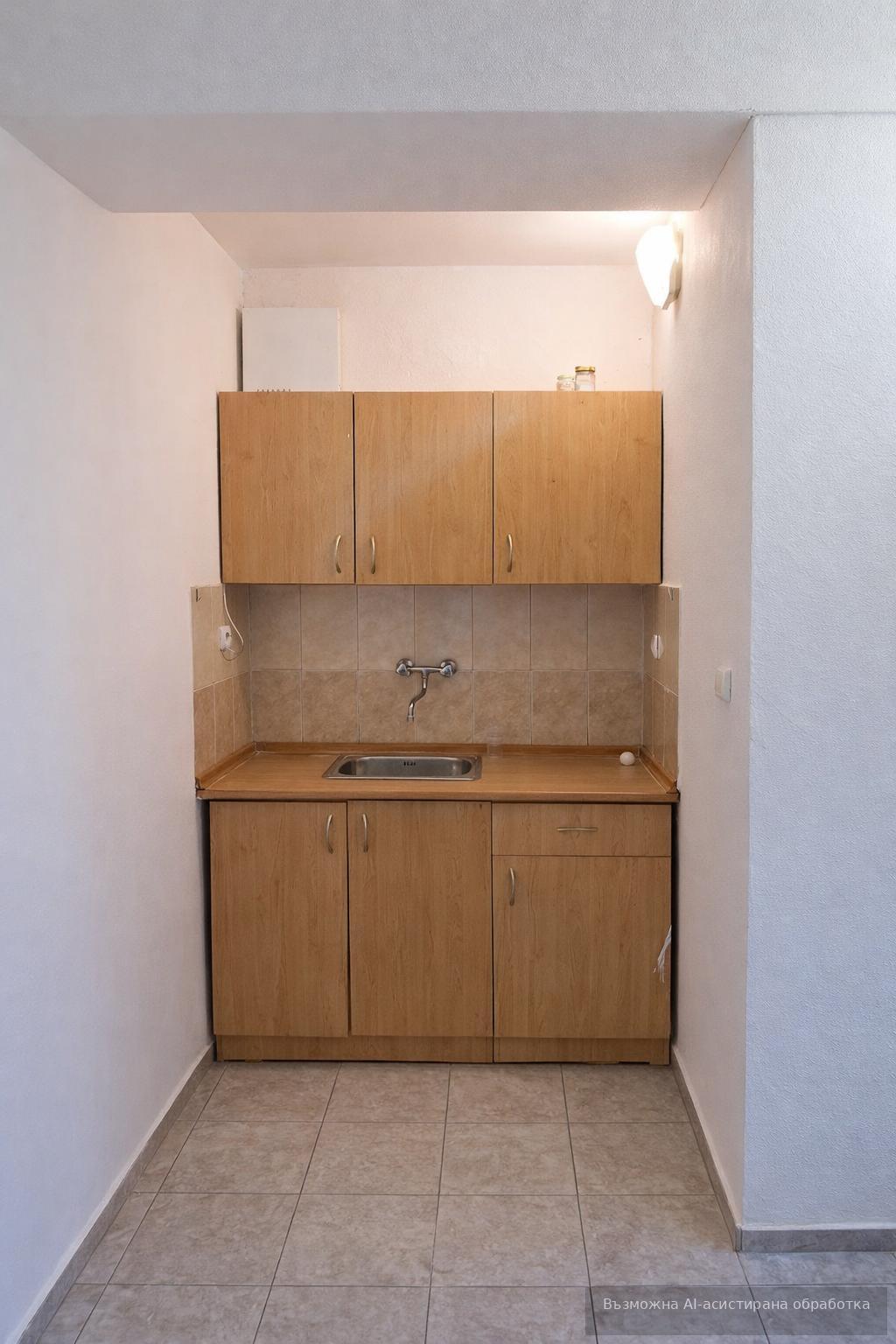 Floor of a house in the Center area / WITH A YARD! image 5