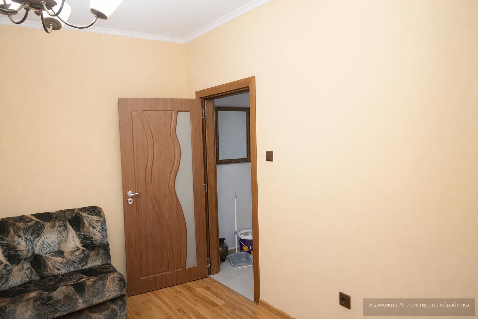Three-room apartment in the Kamenitsa 1 district image 3