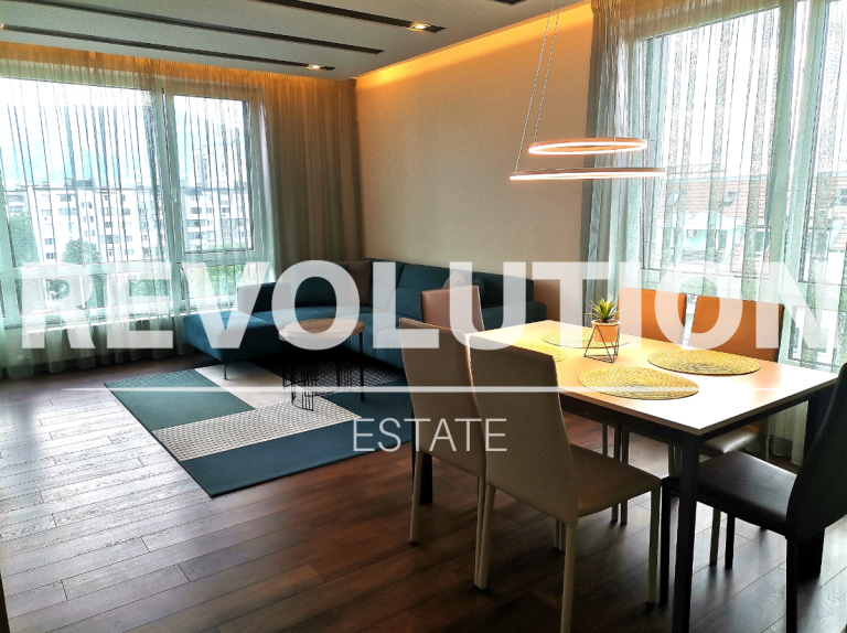 Тристаен апартамент в ж.к. Младост 1