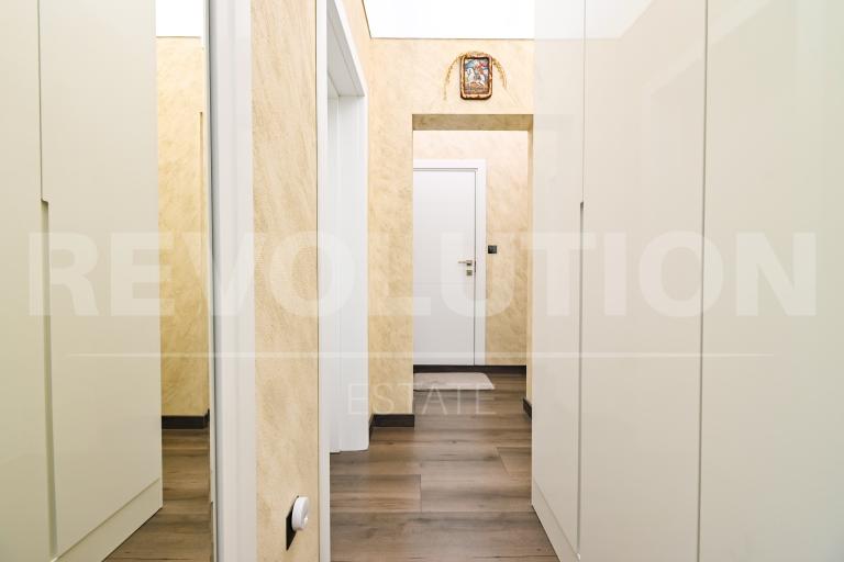 Three bedroom apartment image 55910