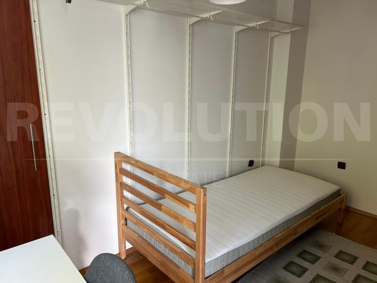 Three bedroom apartment image 56687