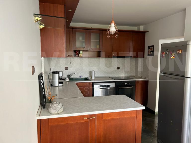 Three bedroom apartment image 56679