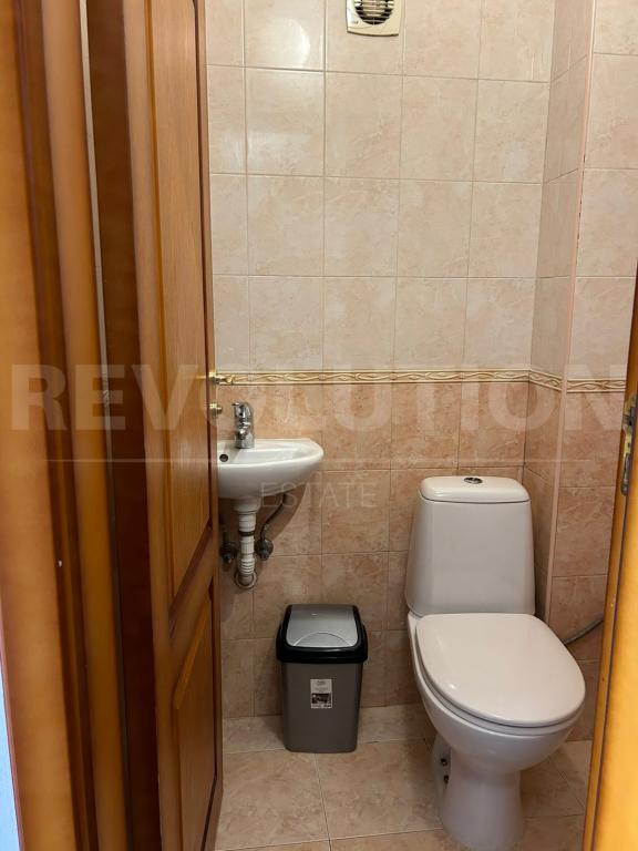 Three bedroom apartment image 56692