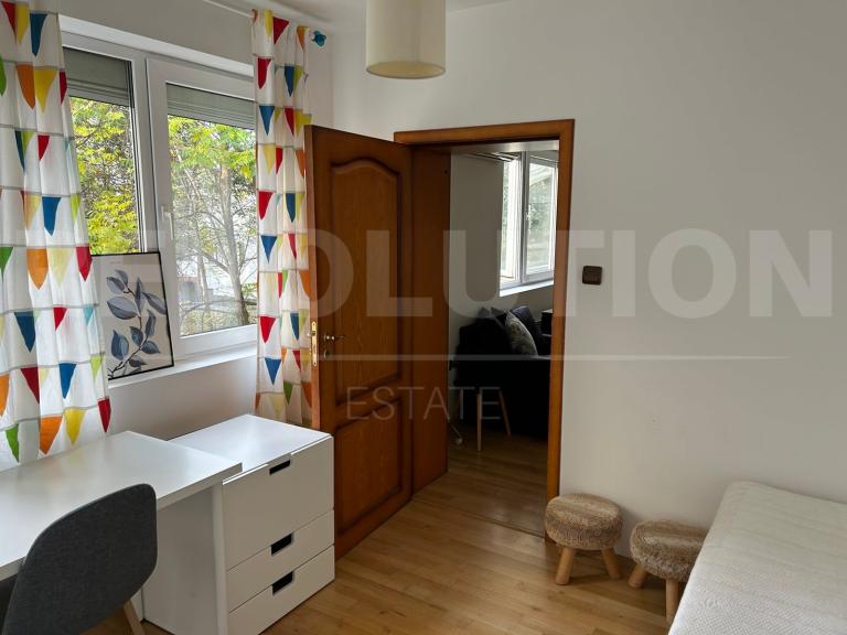 Three bedroom apartment image 56682