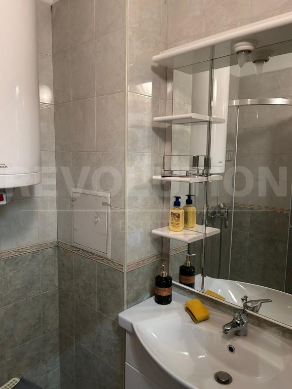 Three bedroom apartment image 56691