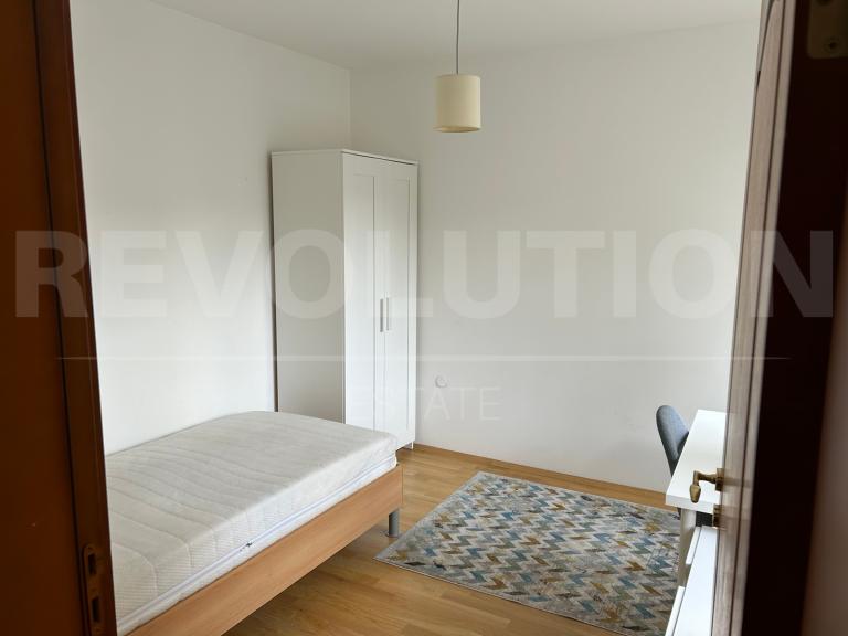 Three bedroom apartment image 56683